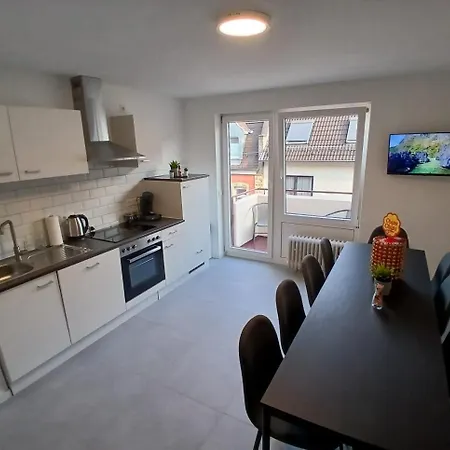 Hostal Hub 21 *