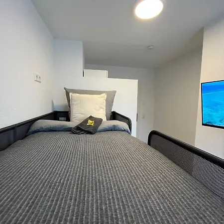 Hostal Hub 21 *