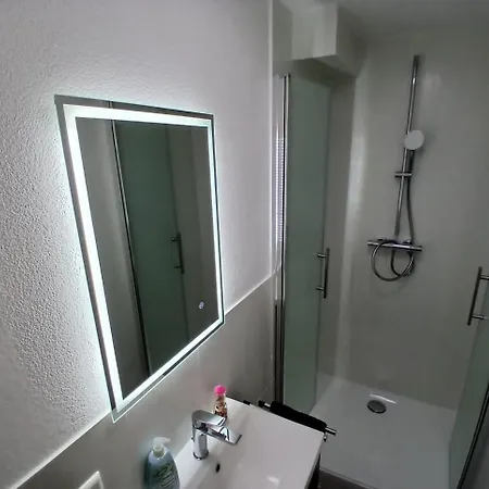 Hostal Hub 21 *